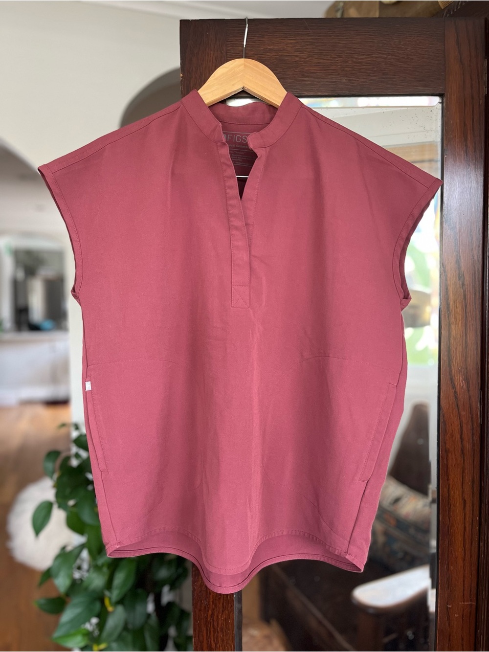 FIGS Rafaela Scrub Top. Oversized fit. Dark Cherry PO3092 Women’s Small